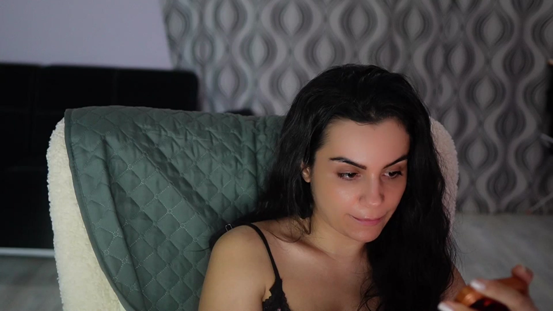 Gallery image thumbnail from TinyAndrea's myfreecams stream on, 04/06/2026, 03:17 image 14 of 20