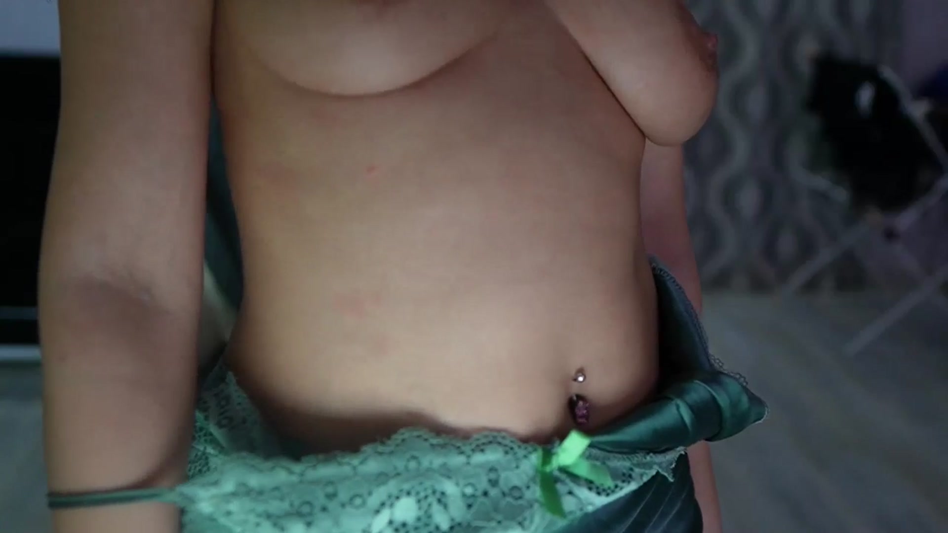 Gallery image thumbnail from TinyAndrea's myfreecams stream on, 04/12/2026, 24:43 image 13 of 20