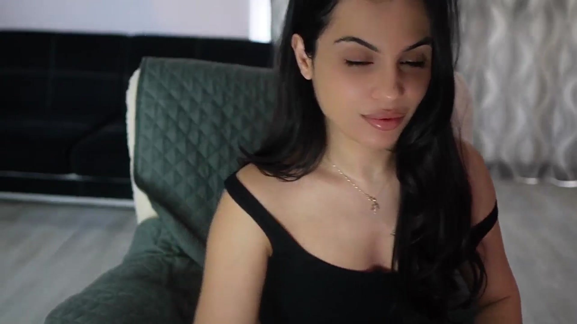 Gallery image thumbnail from TinyAndrea's myfreecams stream on, 04/19/2026, 05:50 image 18 of 20