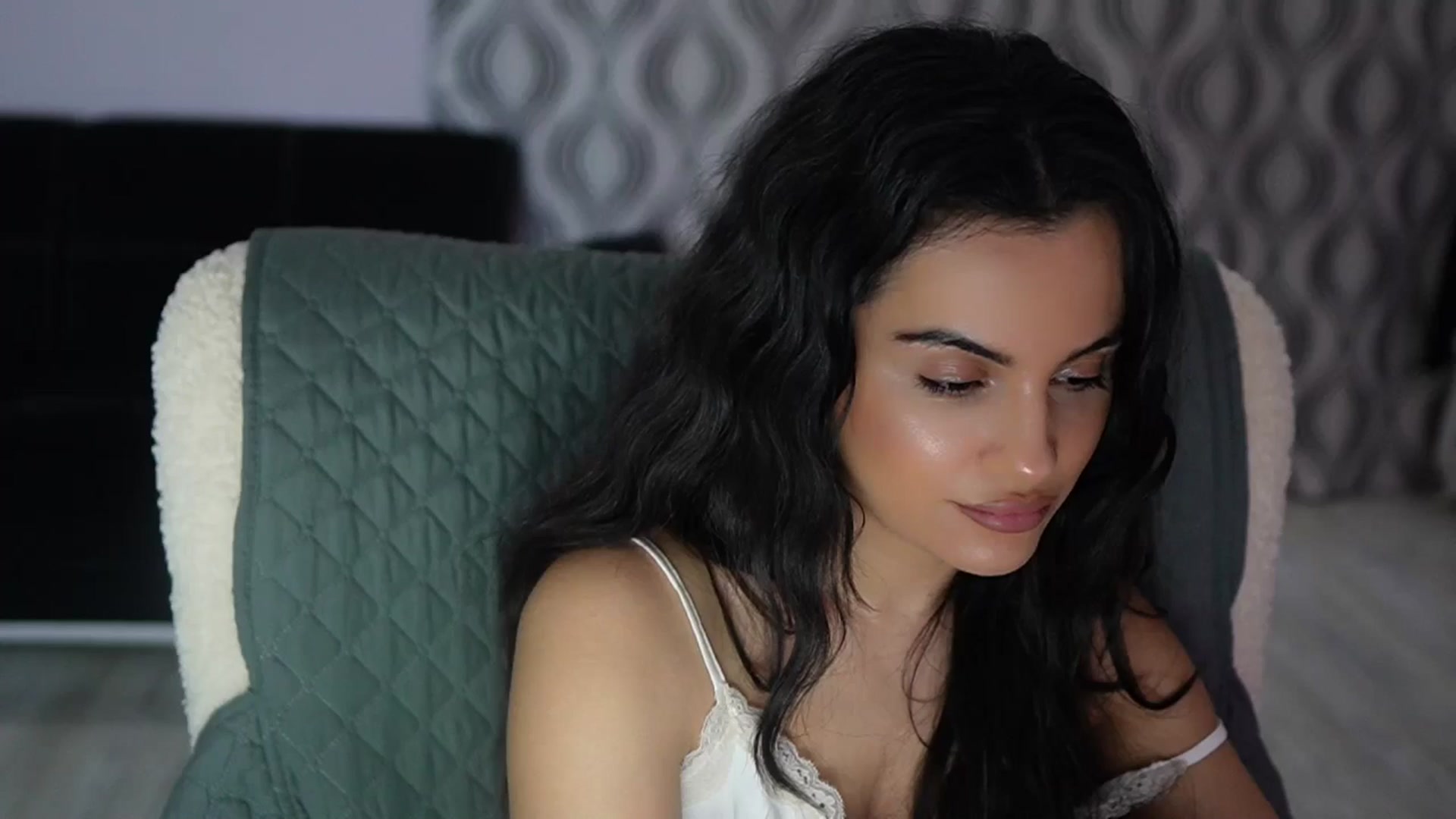 Gallery image thumbnail from TinyAndrea's myfreecams stream on, 04/27/2026, 01:12 image 10 of 20