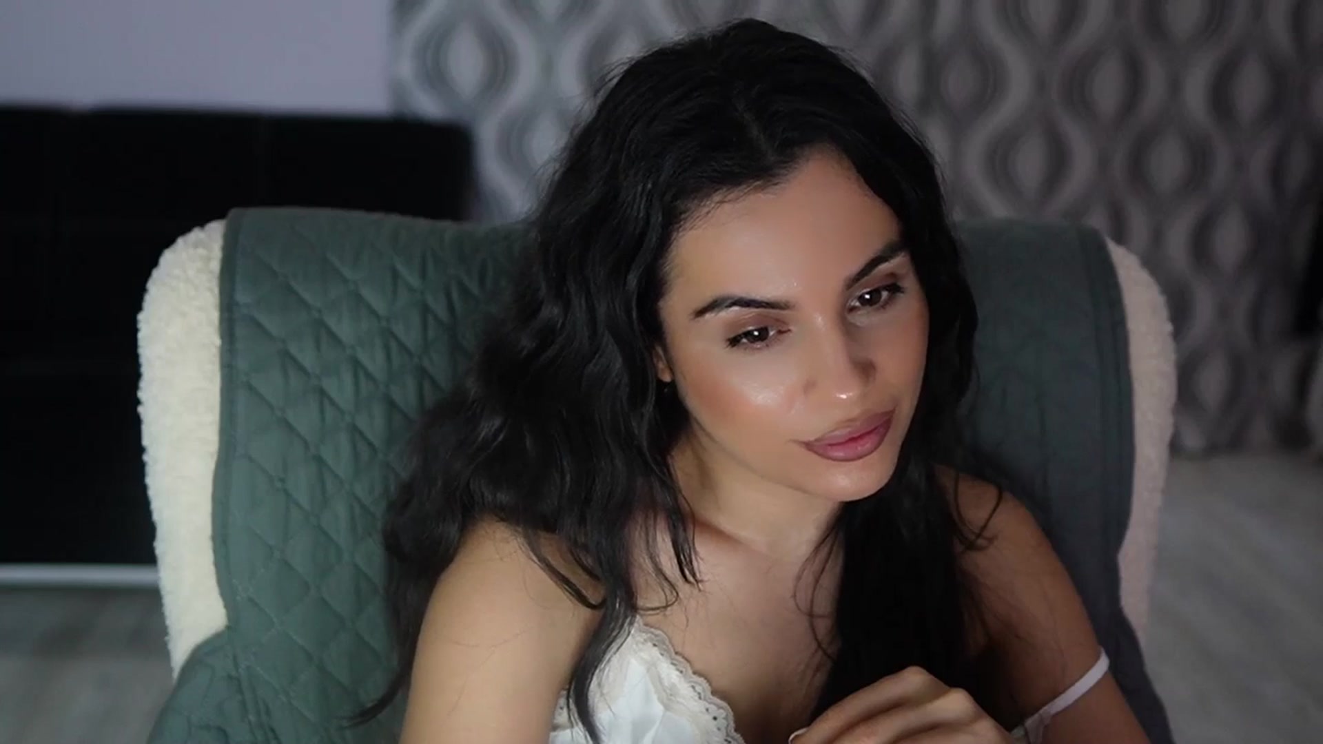 Gallery image thumbnail from TinyAndrea's myfreecams stream on, 04/27/2026, 01:12 image 8 of 20