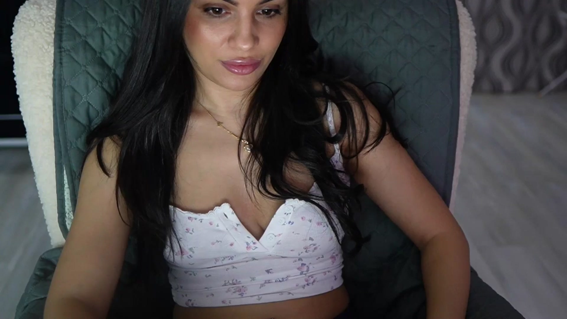 Gallery image thumbnail from TinyAndrea's myfreecams stream on, 05/05/2026, 24:45 image 2 of 20