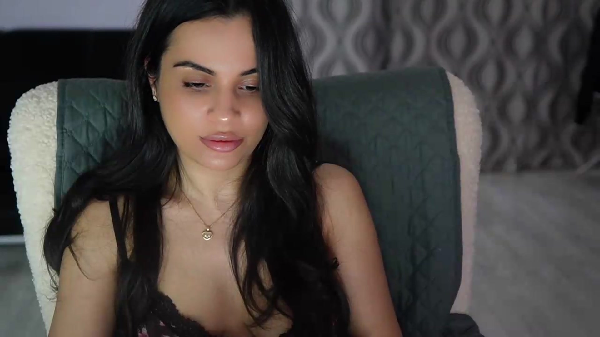 Gallery image thumbnail from TinyAndrea's myfreecams stream on, 05/17/2026, 24:27 image 14 of 20