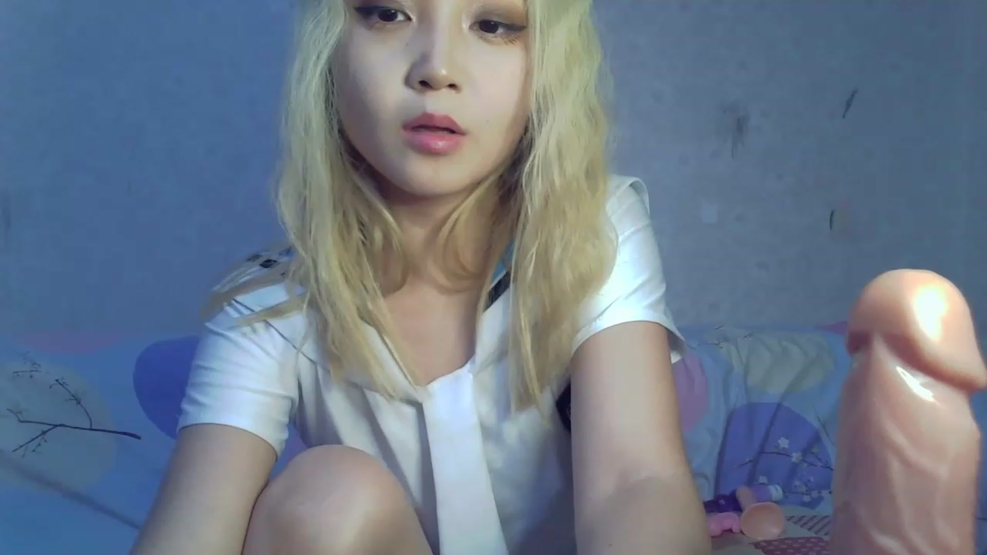 Gallery image thumbnail from TinyBaby69's myfreecams stream on, 07/25/2023, 15:15 image 10 of 20