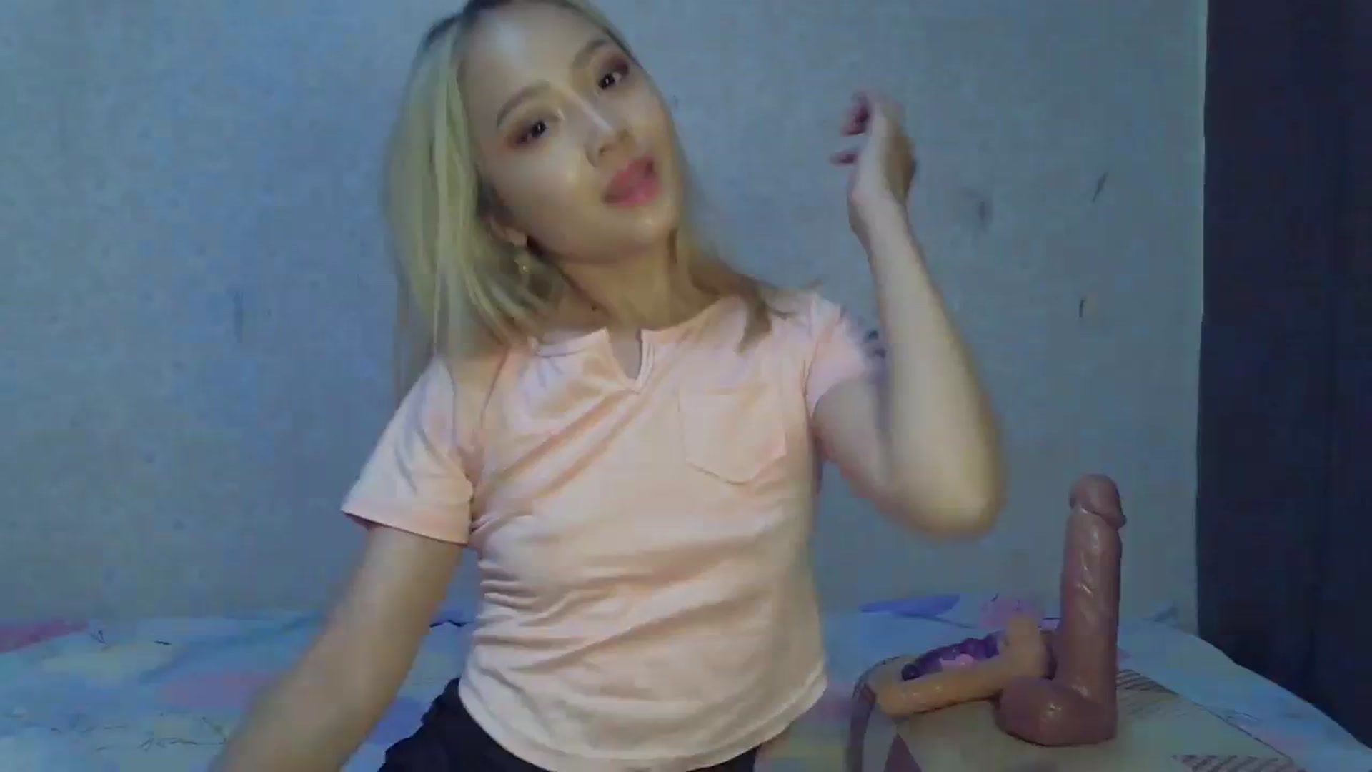 Gallery image thumbnail from TinyBaby69's myfreecams stream on, 07/30/2023, 09:04 image 3 of 20