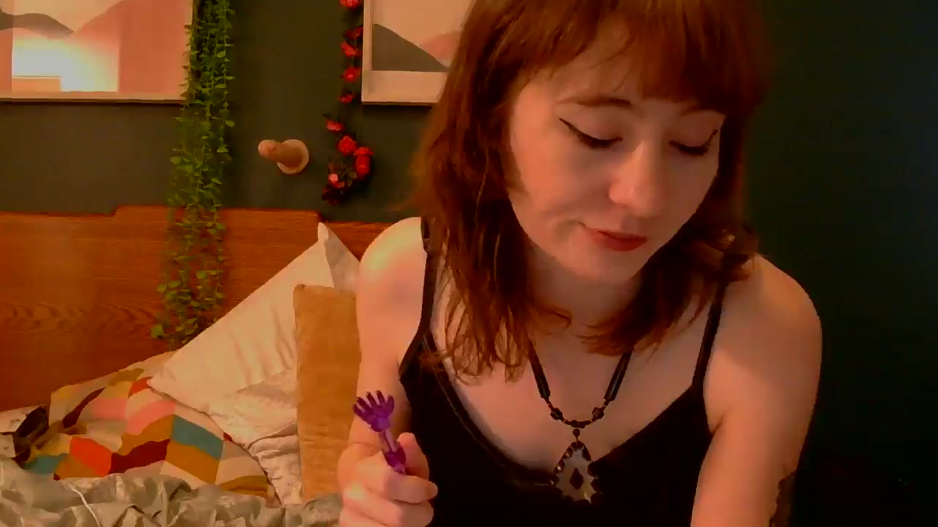 Gallery image thumbnail from TinyEloria's myfreecams stream on, 02/01/2025, 17:05 image 14 of 20