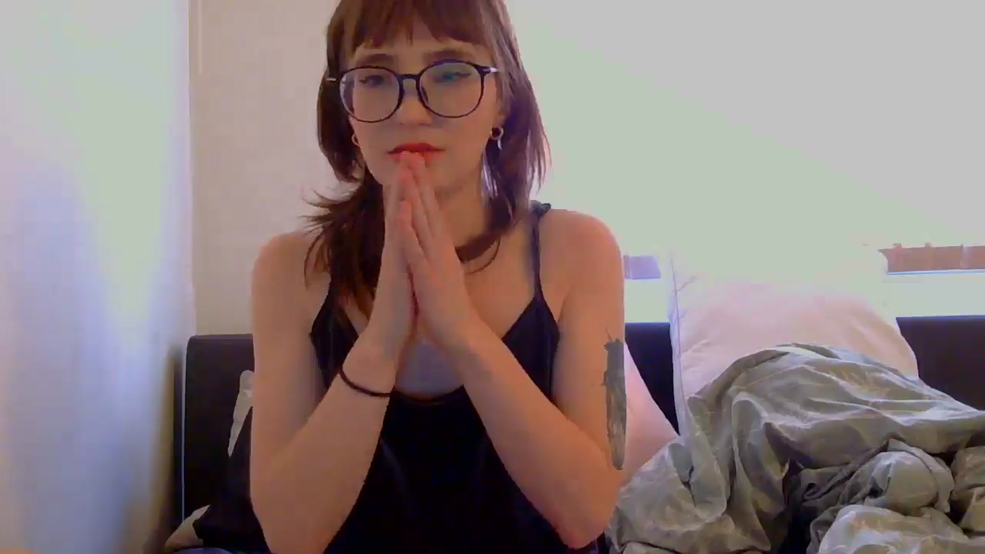 Gallery image thumbnail from TinyEloria's myfreecams stream on, 04/15/2025, 18:34 image 16 of 20