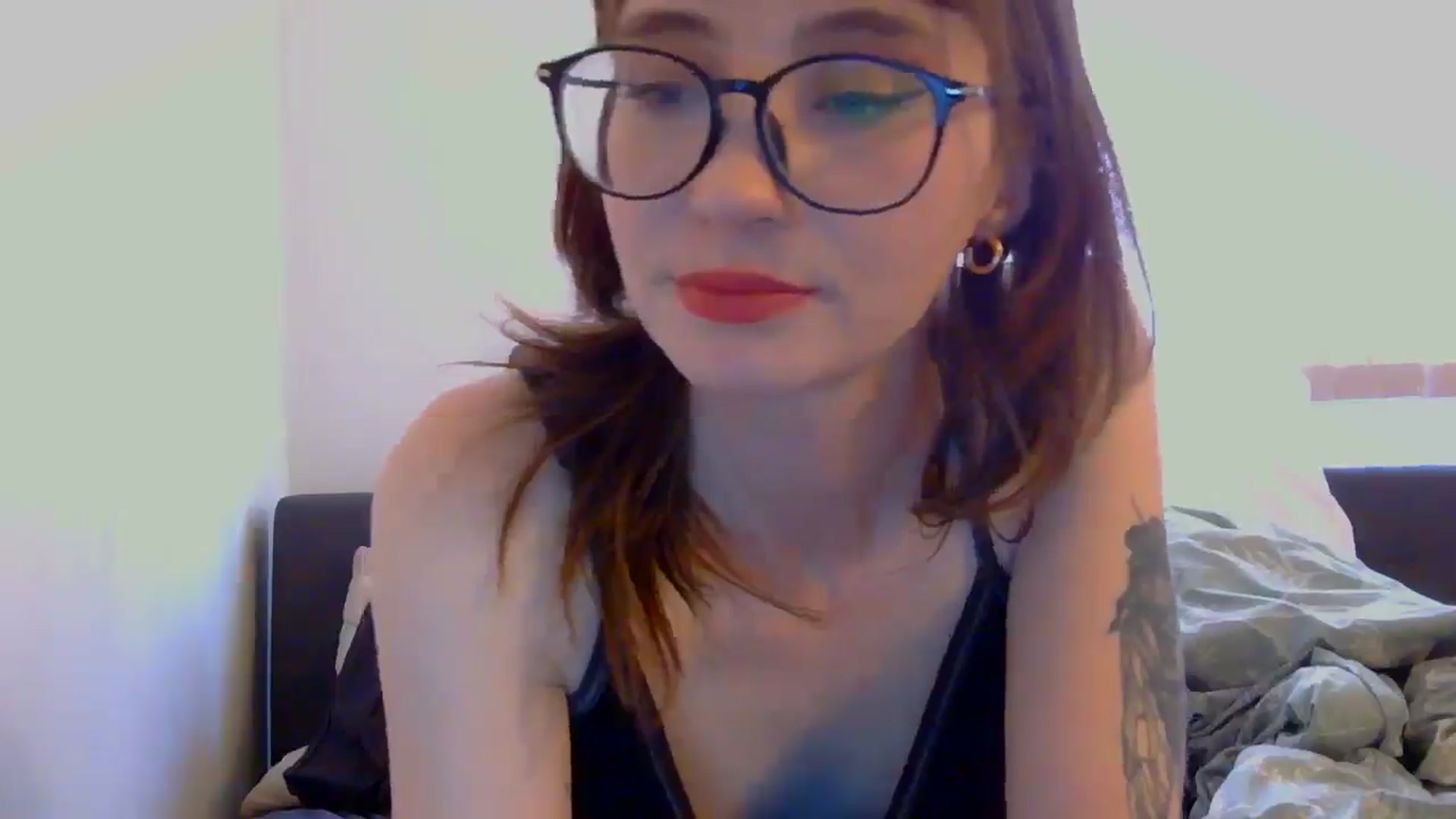 Gallery image thumbnail from TinyEloria's myfreecams stream on, 04/15/2025, 18:34 image 15 of 20