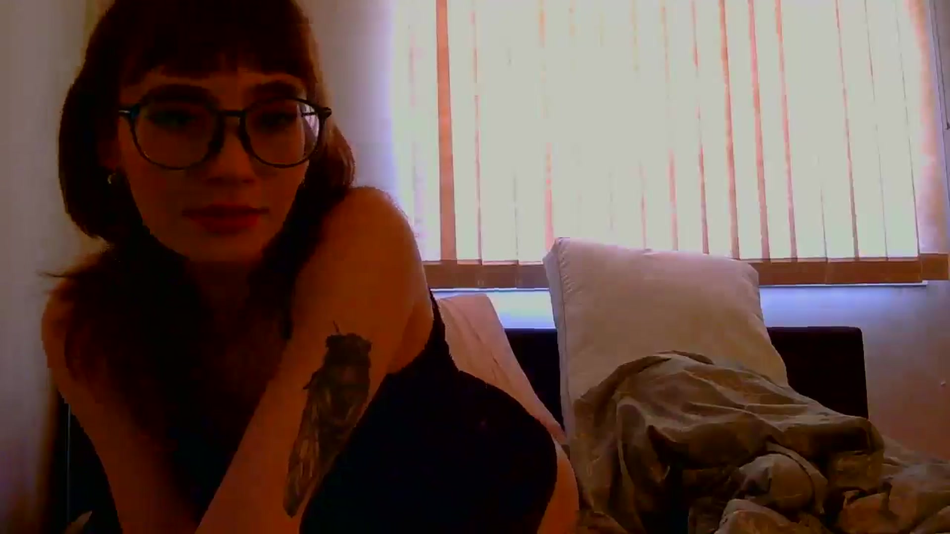 Gallery image thumbnail from TinyEloria's myfreecams stream on, 04/15/2025, 18:34 image 9 of 20