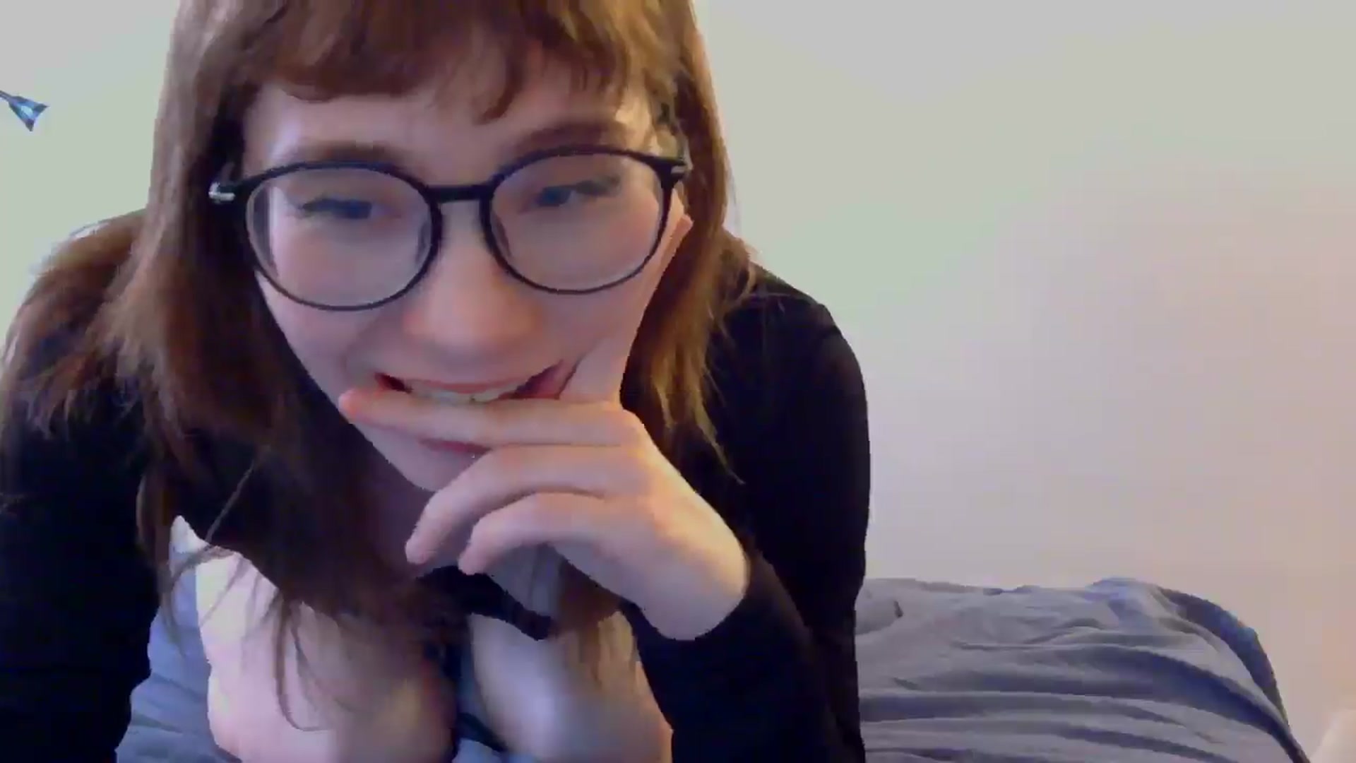 Gallery image thumbnail from TinyEloria's myfreecams stream on, 04/21/2025, 20:00 image 20 of 20