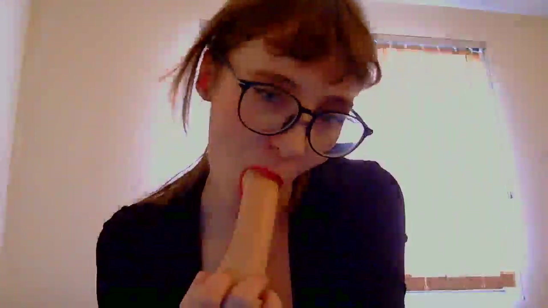 Gallery image thumbnail from TinyEloria's myfreecams stream on, 04/21/2025, 21:34 image 3 of 20