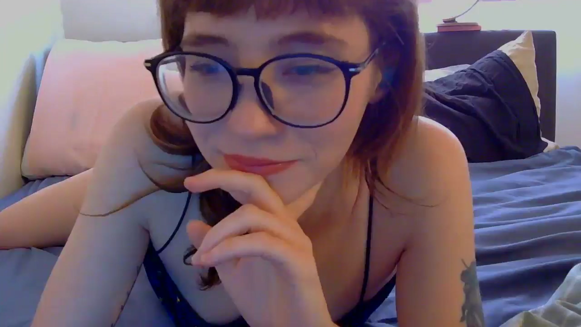 Gallery image thumbnail from TinyEloria's myfreecams stream on, 04/22/2025, 17:08 image 5 of 20
