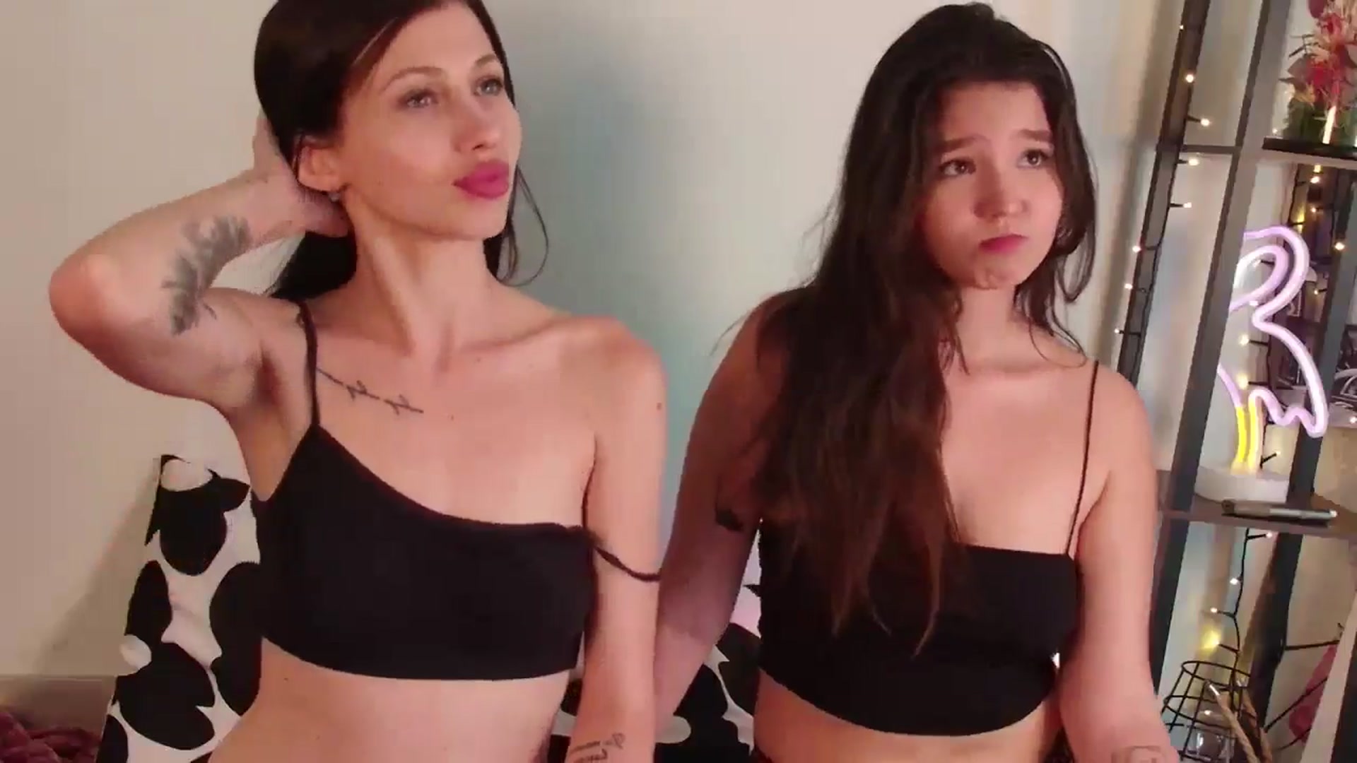 Gallery image thumbnail from TinyKiarry's myfreecams stream on, 07/06/2024, 13:22 image 11 of 20