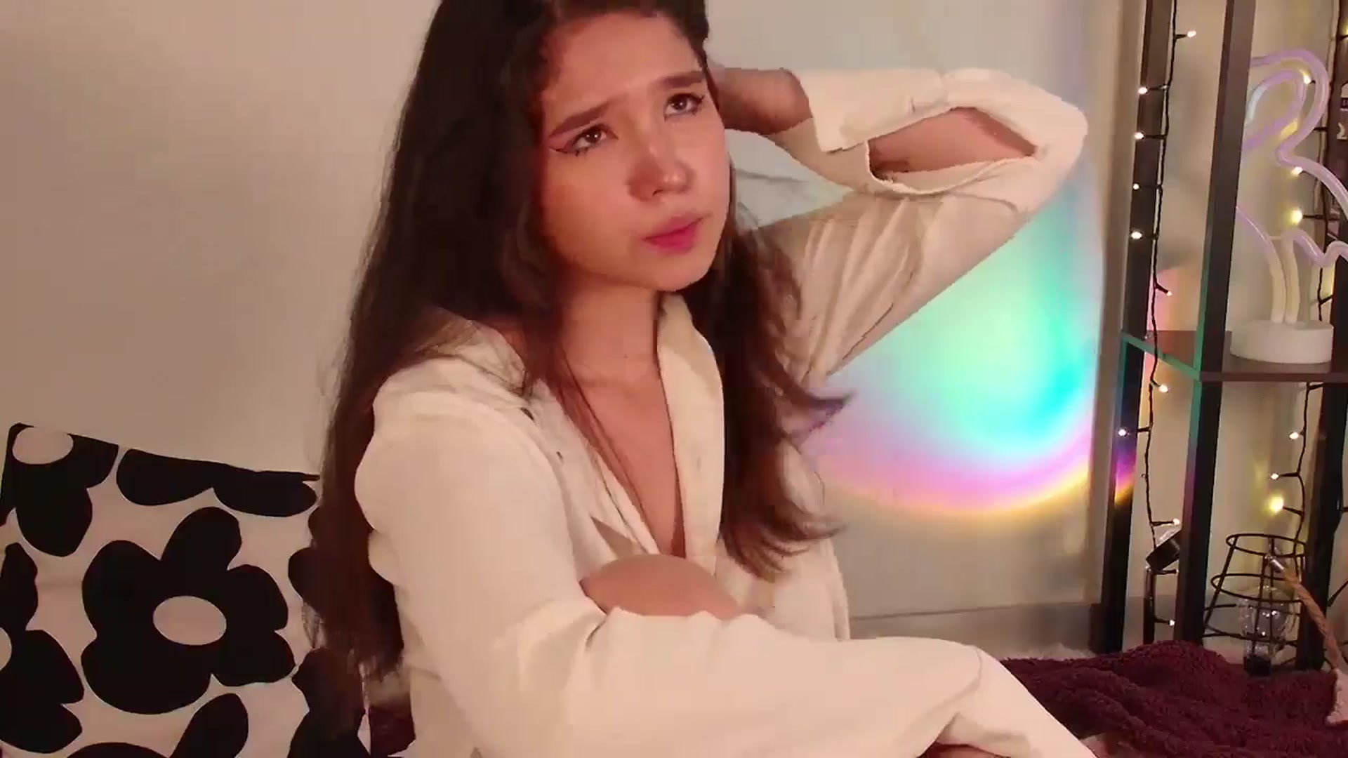 Gallery image thumbnail from TinyKiarry's myfreecams stream on, 07/09/2024, 16:08 image 15 of 20