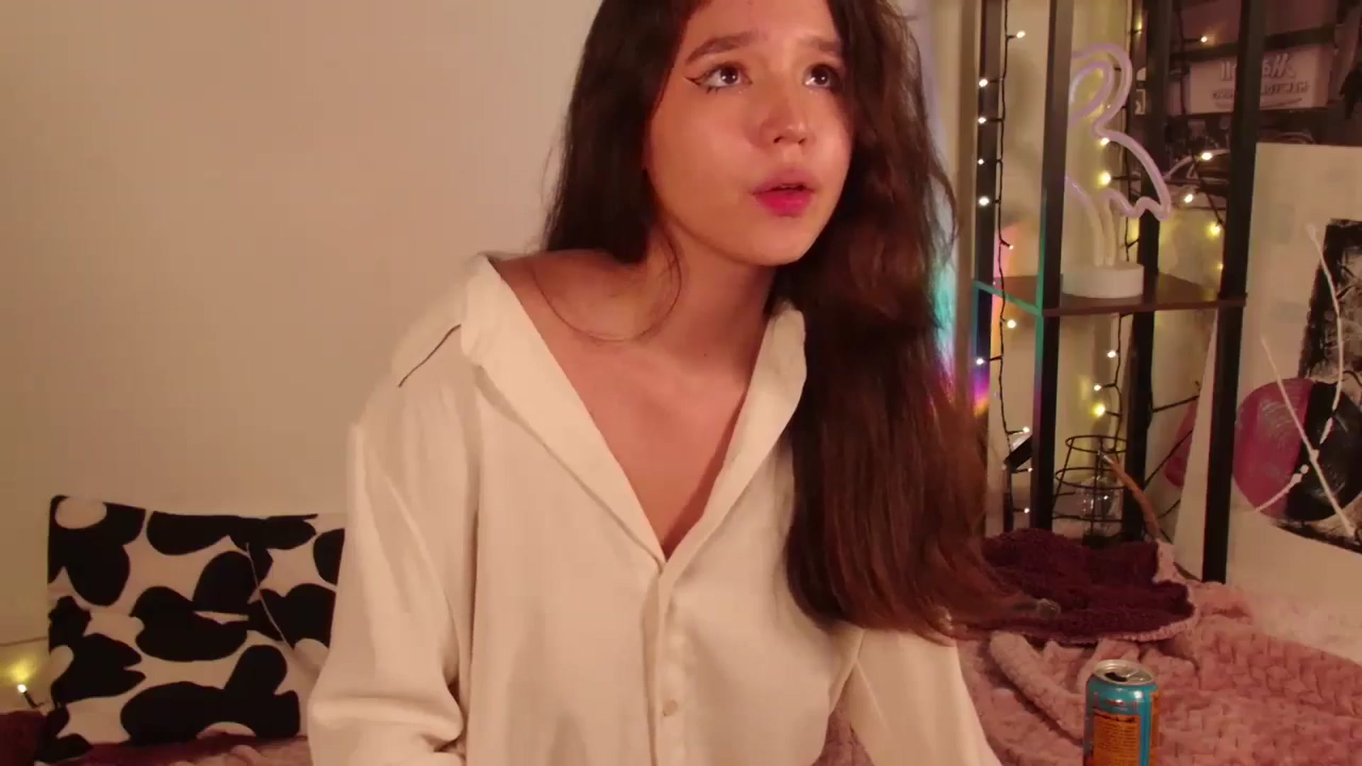 Gallery image thumbnail from TinyKiarry's myfreecams stream on, 07/09/2024, 18:35 image 11 of 20