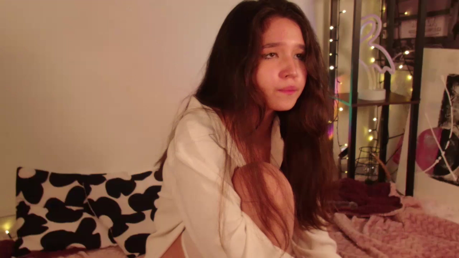 Gallery image thumbnail from TinyKiarry's myfreecams stream on, 07/09/2024, 18:35 image 8 of 20