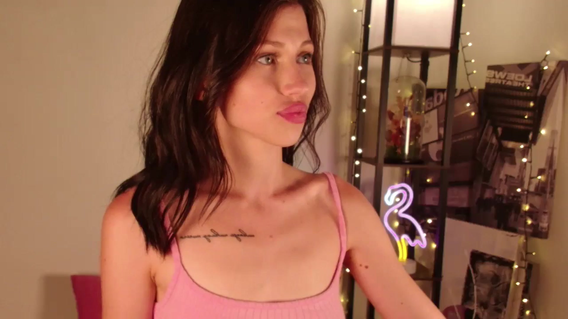 Gallery image thumbnail from TinyKiarry's myfreecams stream on, 07/13/2024, 20:43 image 1 of 20