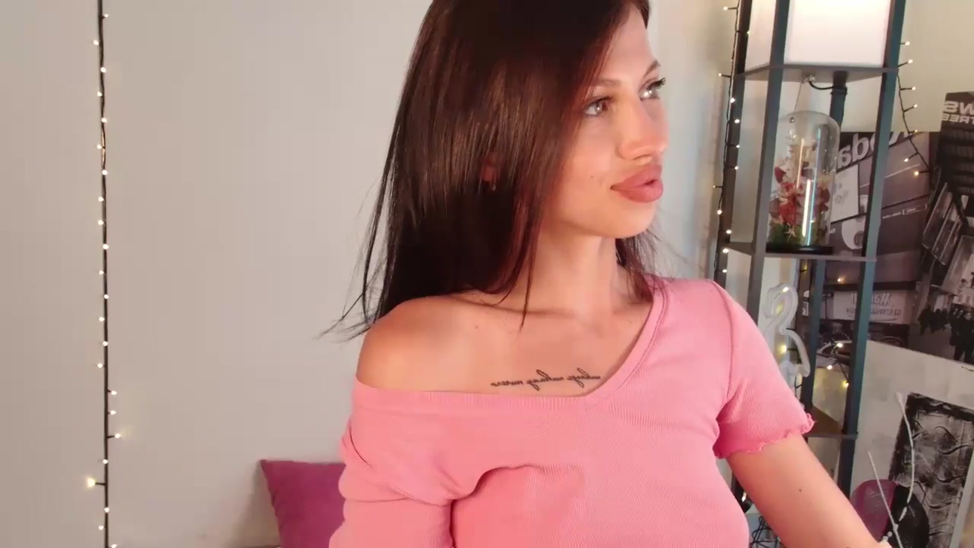 Gallery image thumbnail from TinyKiarry's myfreecams stream on, 07/16/2024, 13:34 image 18 of 20