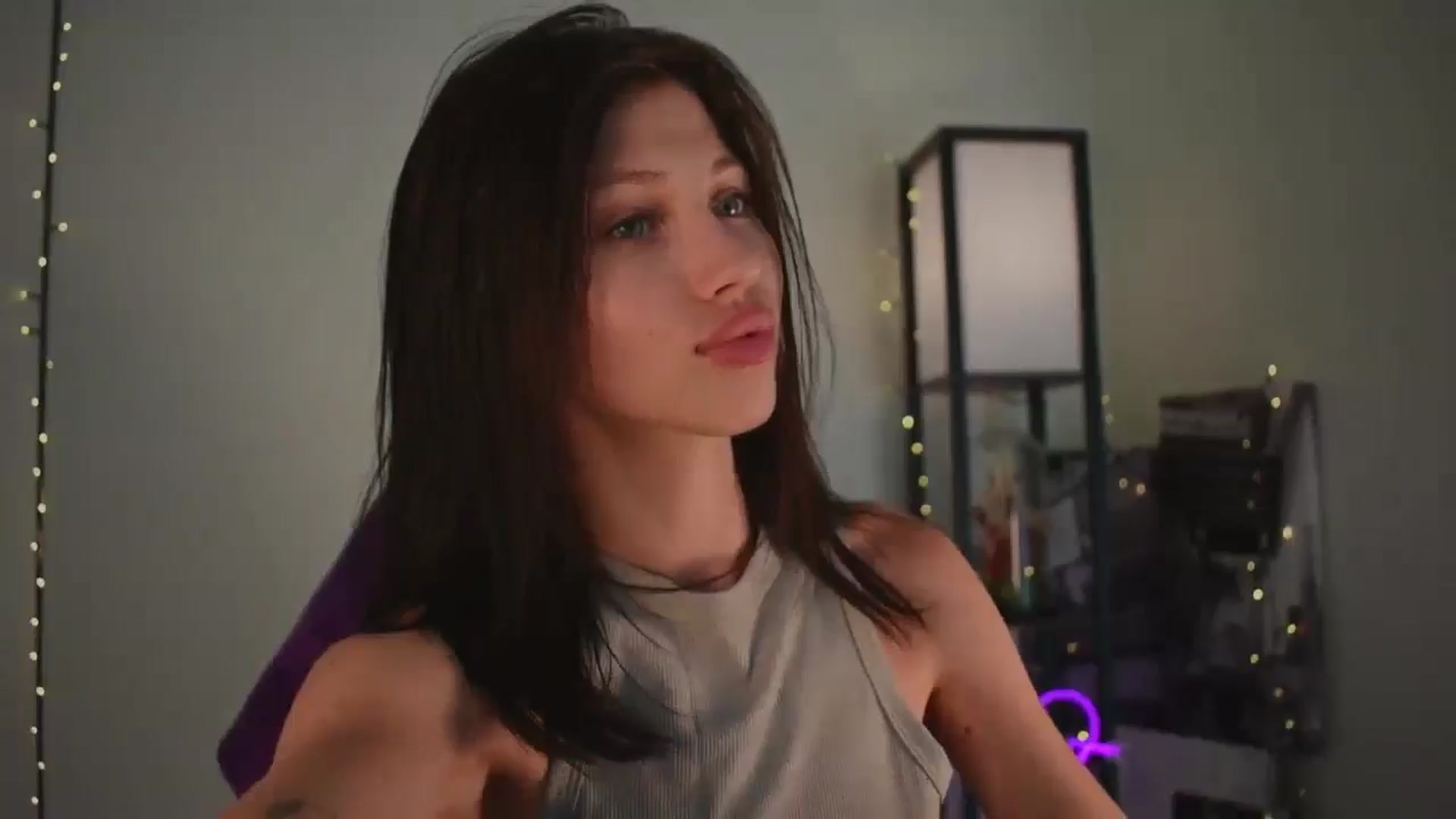 Gallery image thumbnail from TinyKiarry's myfreecams stream on, 07/19/2024, 13:17 image 2 of 20