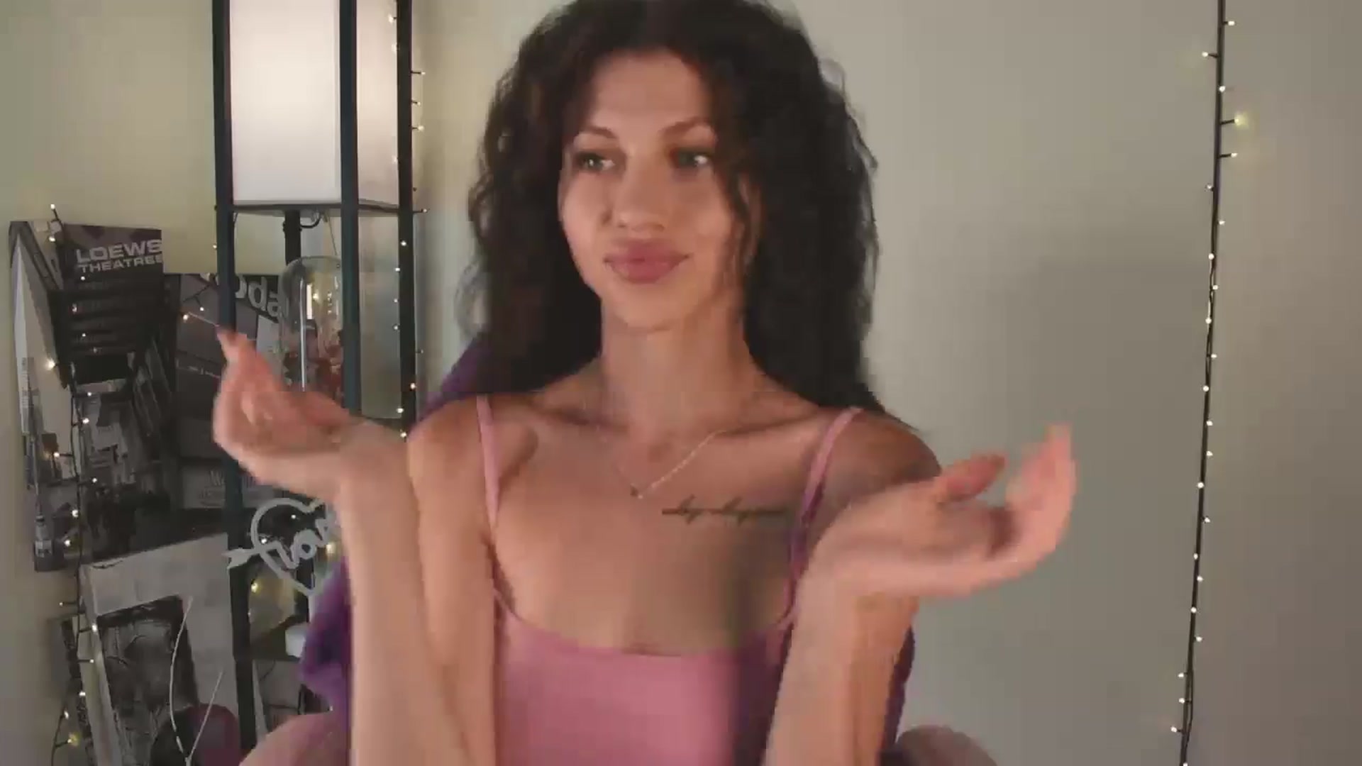 Gallery image thumbnail from TinyKiarry's myfreecams stream on, 08/01/2024, 14:21 image 7 of 20