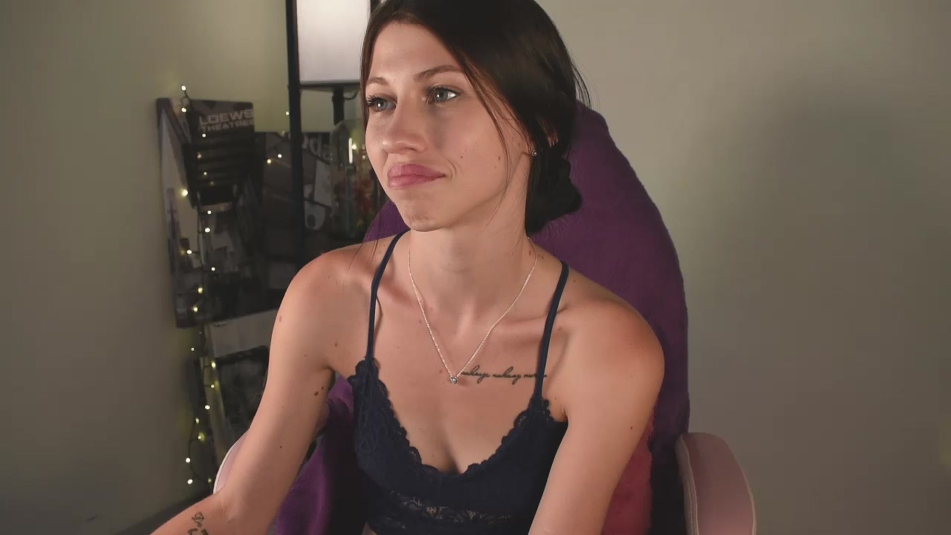 Gallery image thumbnail from TinyKiarry's myfreecams stream on, 08/03/2024, 17:16 image 7 of 20