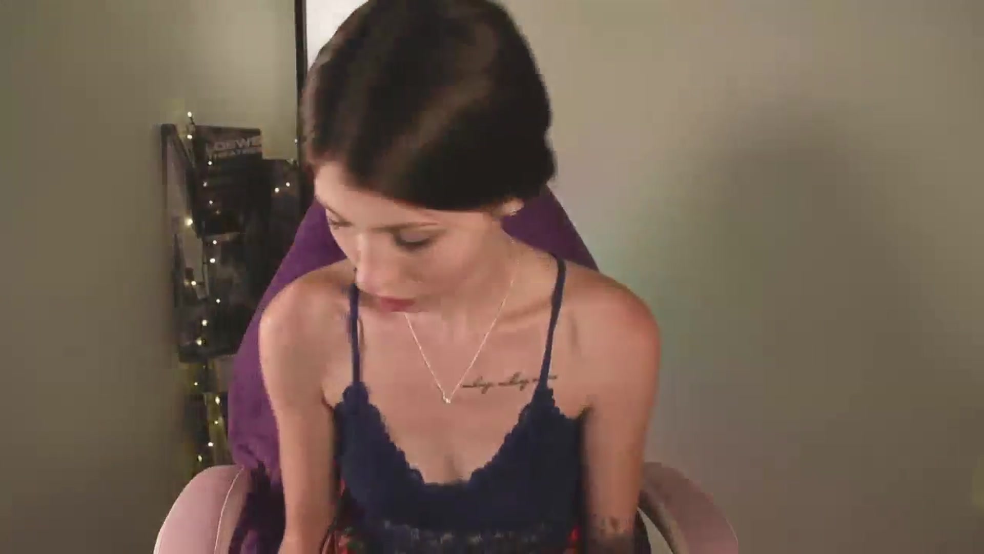 Gallery image thumbnail from TinyKiarry's myfreecams stream on, 08/03/2024, 18:33 image 20 of 20