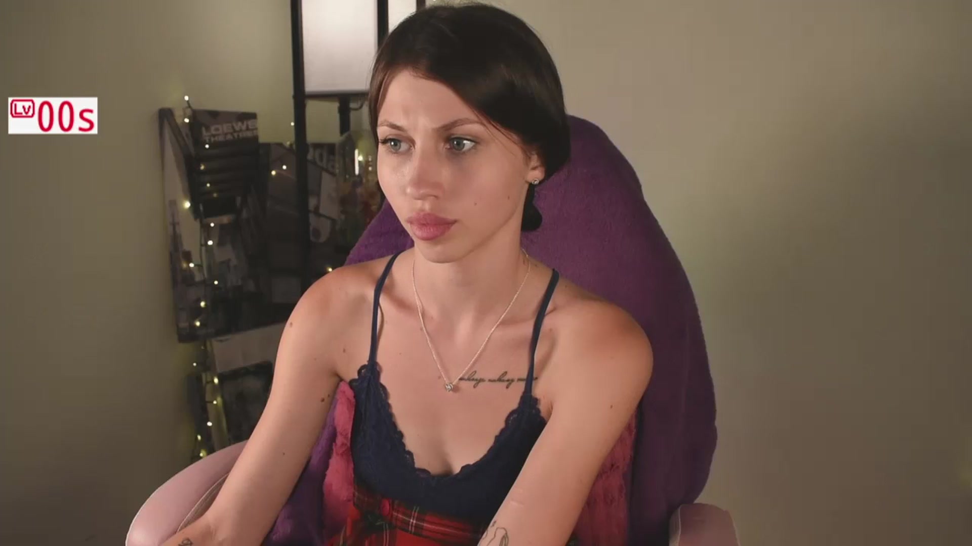 Gallery image thumbnail from TinyKiarry's myfreecams stream on, 08/03/2024, 18:33 image 3 of 20