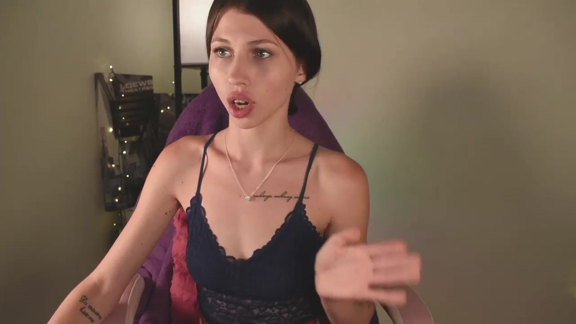 Gallery image thumbnail from TinyKiarry's myfreecams stream on, 08/03/2024, 18:33 image 19 of 20