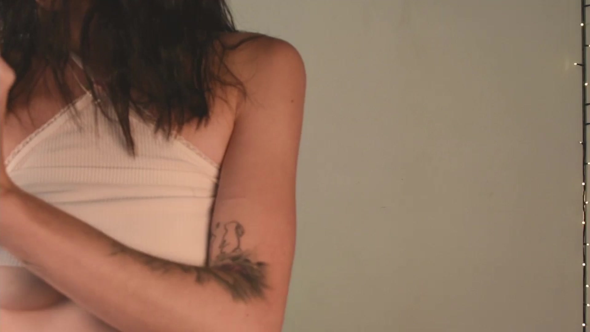 Gallery image thumbnail from TinyKiarry's myfreecams stream on, 08/07/2024, 14:49 image 16 of 20