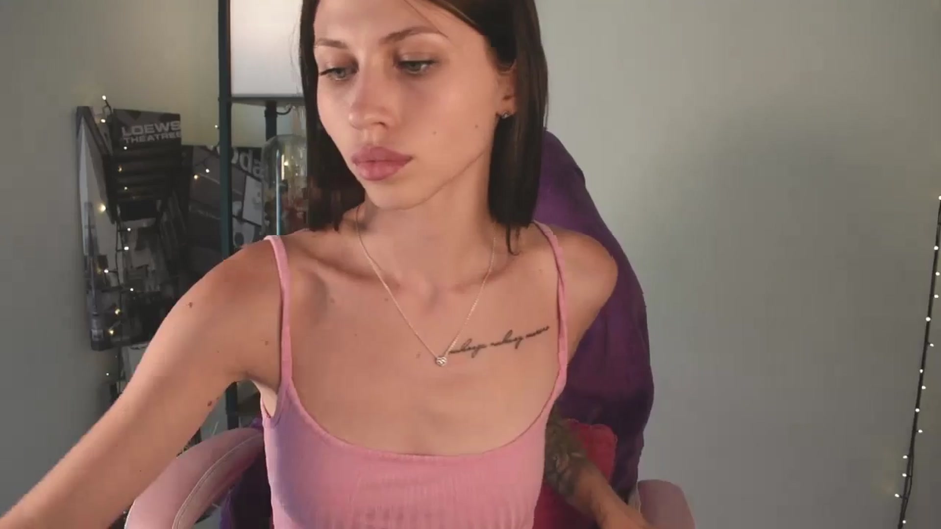 Gallery image thumbnail from TinyKiarry's myfreecams stream on, 08/09/2024, 14:16 image 7 of 20