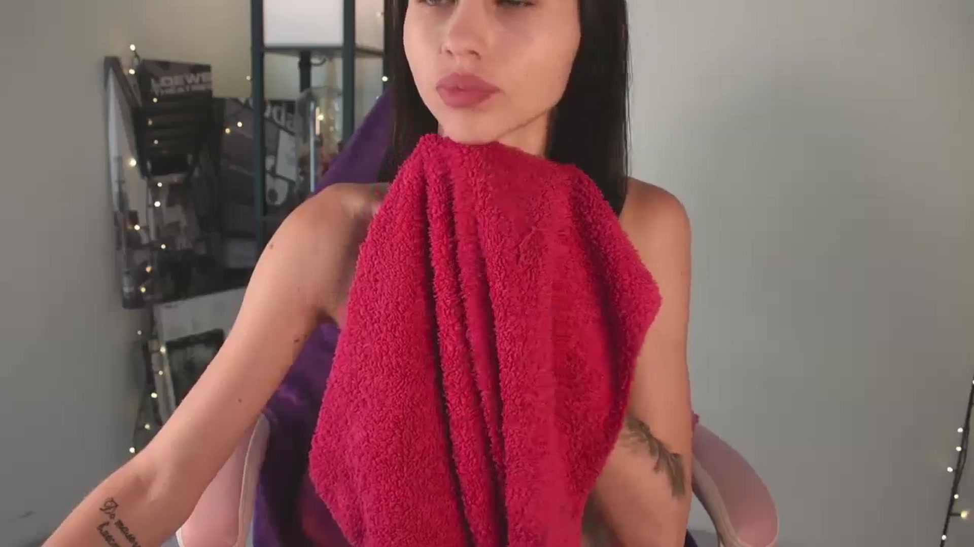 Gallery image thumbnail from TinyKiarry's myfreecams stream on, 08/09/2024, 14:16 image 16 of 20