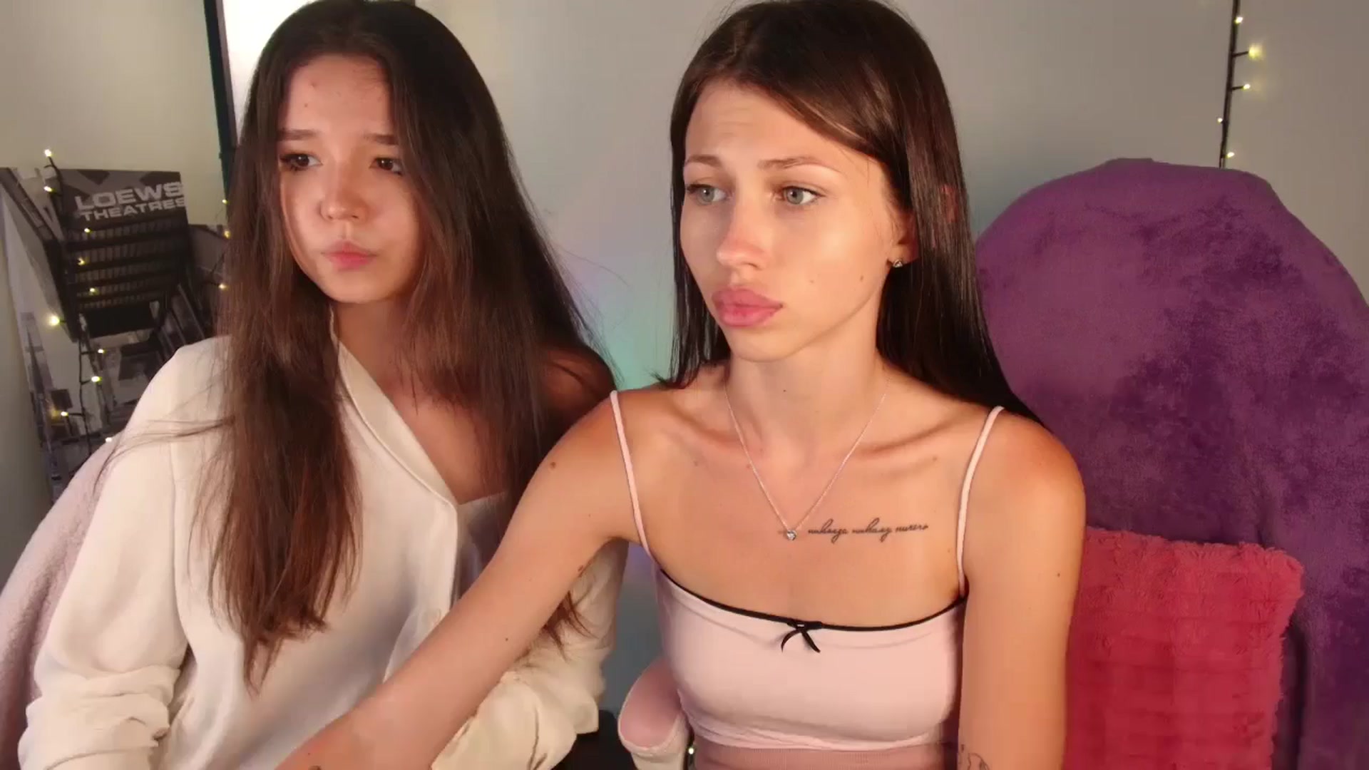Gallery image thumbnail from TinyKiarry's myfreecams stream on, 08/14/2024, 14:29 image 14 of 20