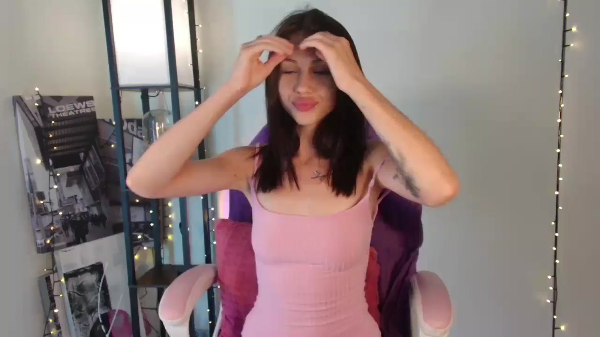 Gallery image thumbnail from TinyKiarry's myfreecams stream on, 08/16/2024, 13:16 image 3 of 20