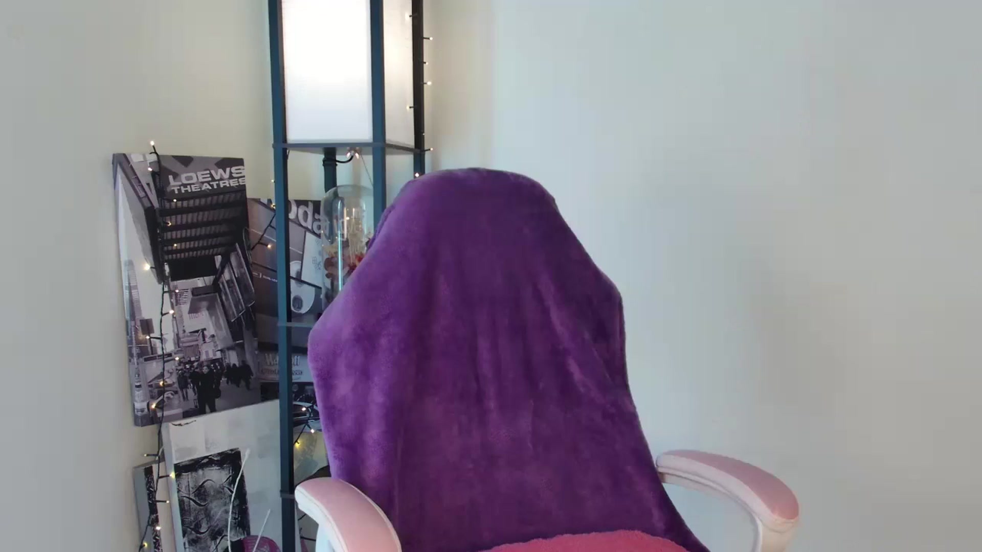Gallery image thumbnail from TinyKiarry's myfreecams stream on, 08/20/2024, 14:46 image 11 of 20