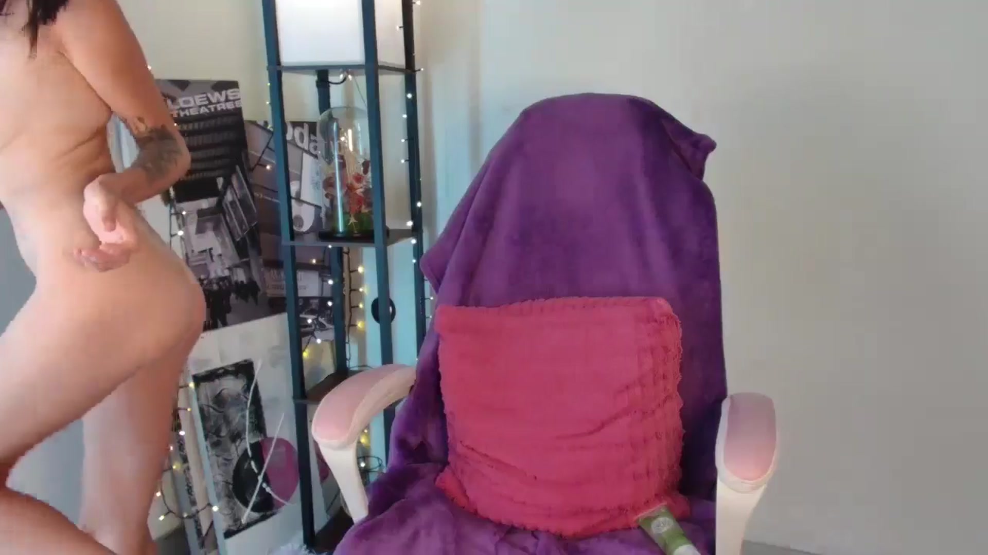 Gallery image thumbnail from TinyKiarry's myfreecams stream on, 08/23/2024, 14:08 image 6 of 20
