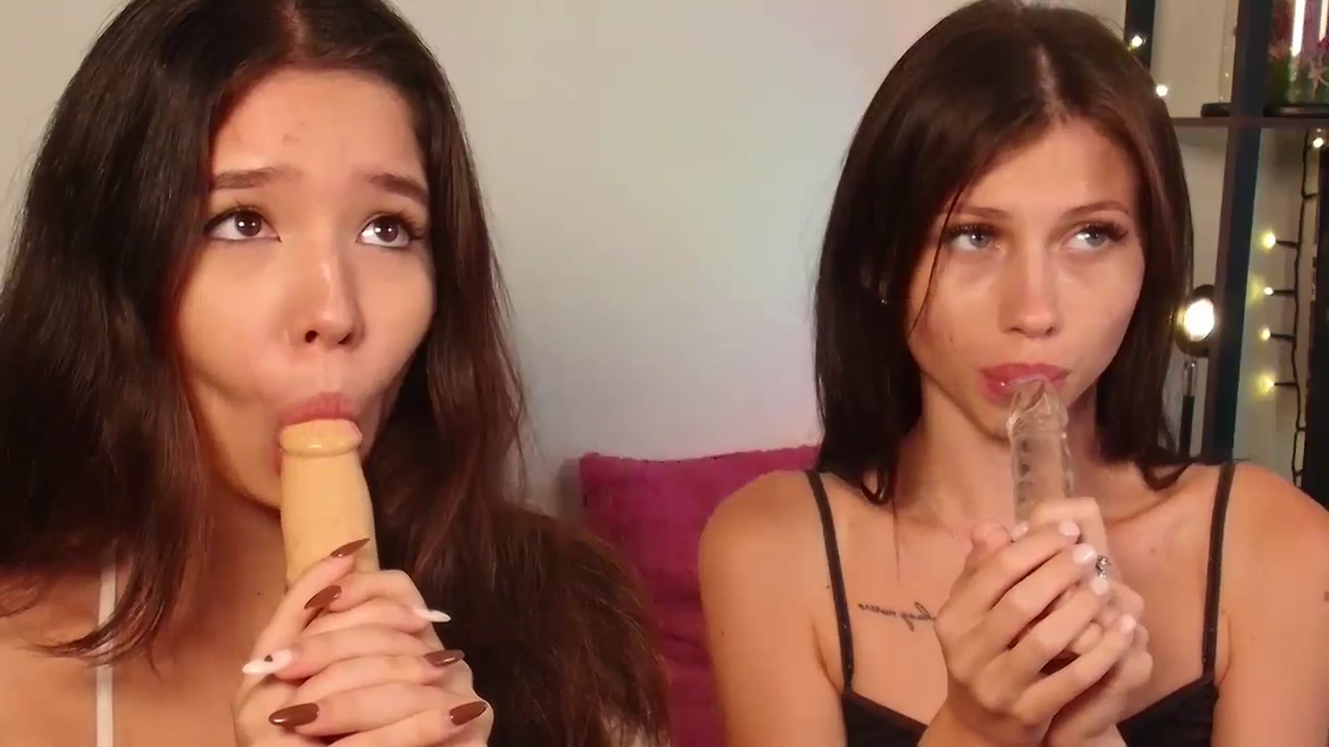 Gallery image thumbnail from TinyKiarry's myfreecams stream on, 09/01/2024, 10:09 image 8 of 20