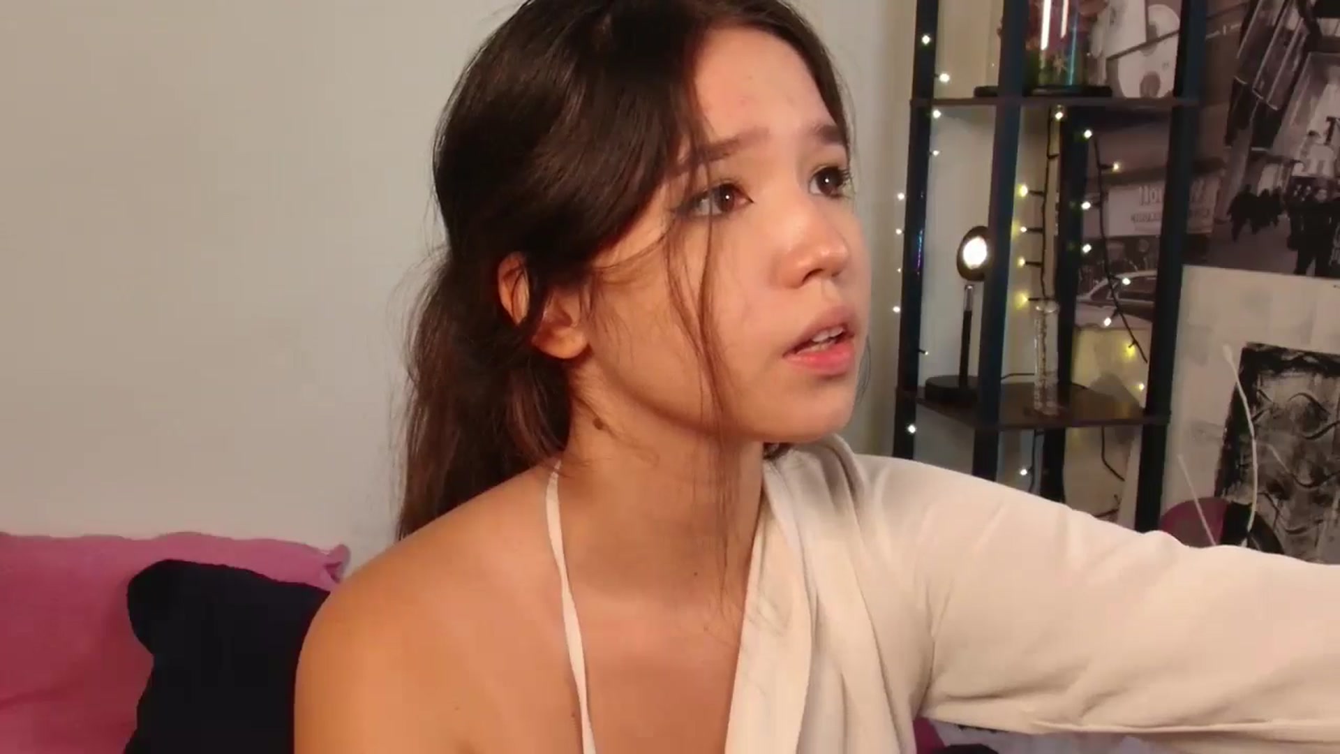 Gallery image thumbnail from TinyKiarry's myfreecams stream on, 09/01/2024, 12:42 image 5 of 20