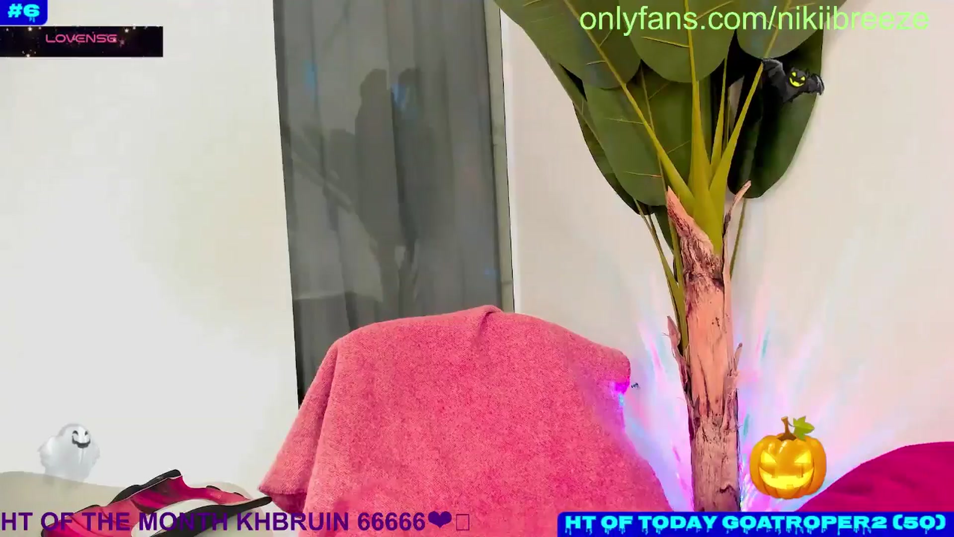 Gallery image thumbnail from TinySausgeLuv's myfreecams stream on, 10/25/2024, 16:35 image 19 of 20