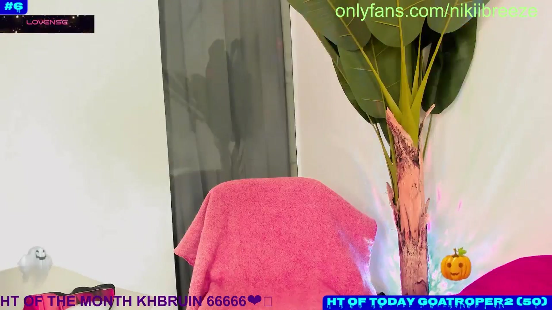 Gallery image thumbnail from TinySausgeLuv's myfreecams stream on, 10/25/2024, 18:35 image 14 of 20