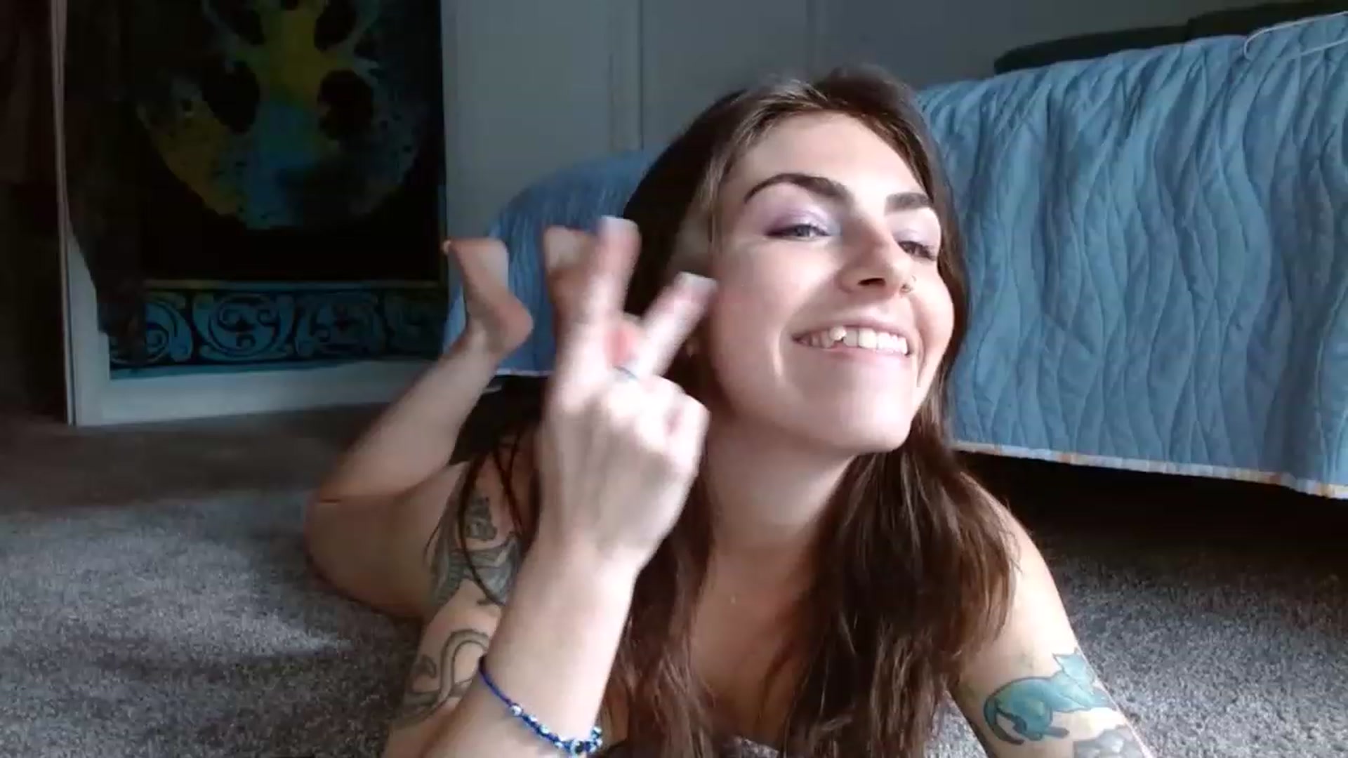 Gallery image thumbnail from TinyStarshine's myfreecams stream on, 11/15/2022, 20:28 image 2 of 20