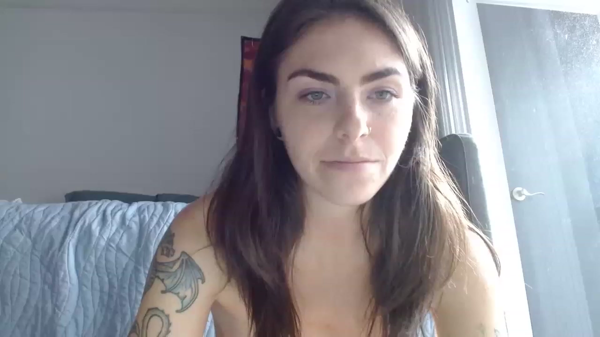 Gallery image thumbnail from TinyStarshine's myfreecams stream on, 11/15/2022, 20:28 image 6 of 20