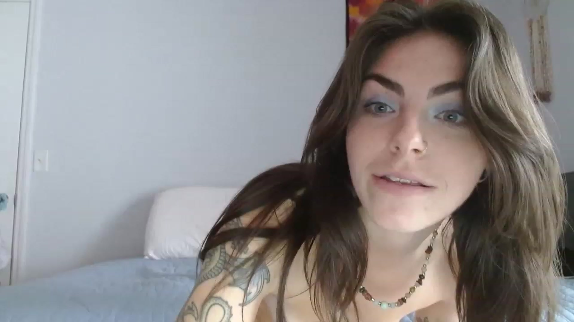 Gallery image thumbnail from TinyStarshine's myfreecams stream on, 11/16/2022, 20:16 image 1 of 20