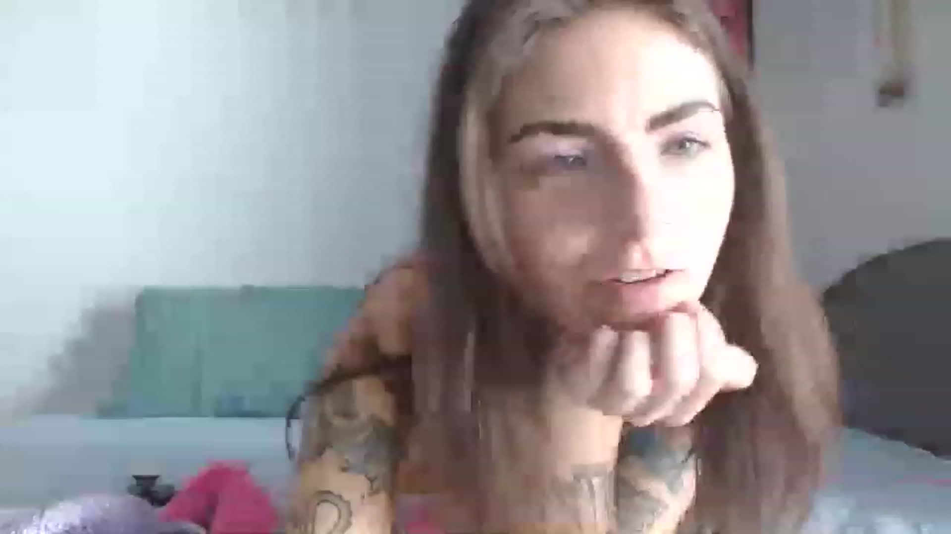 Gallery image thumbnail from TinyStarshine's myfreecams stream on, 11/17/2022, 17:17 image 13 of 20