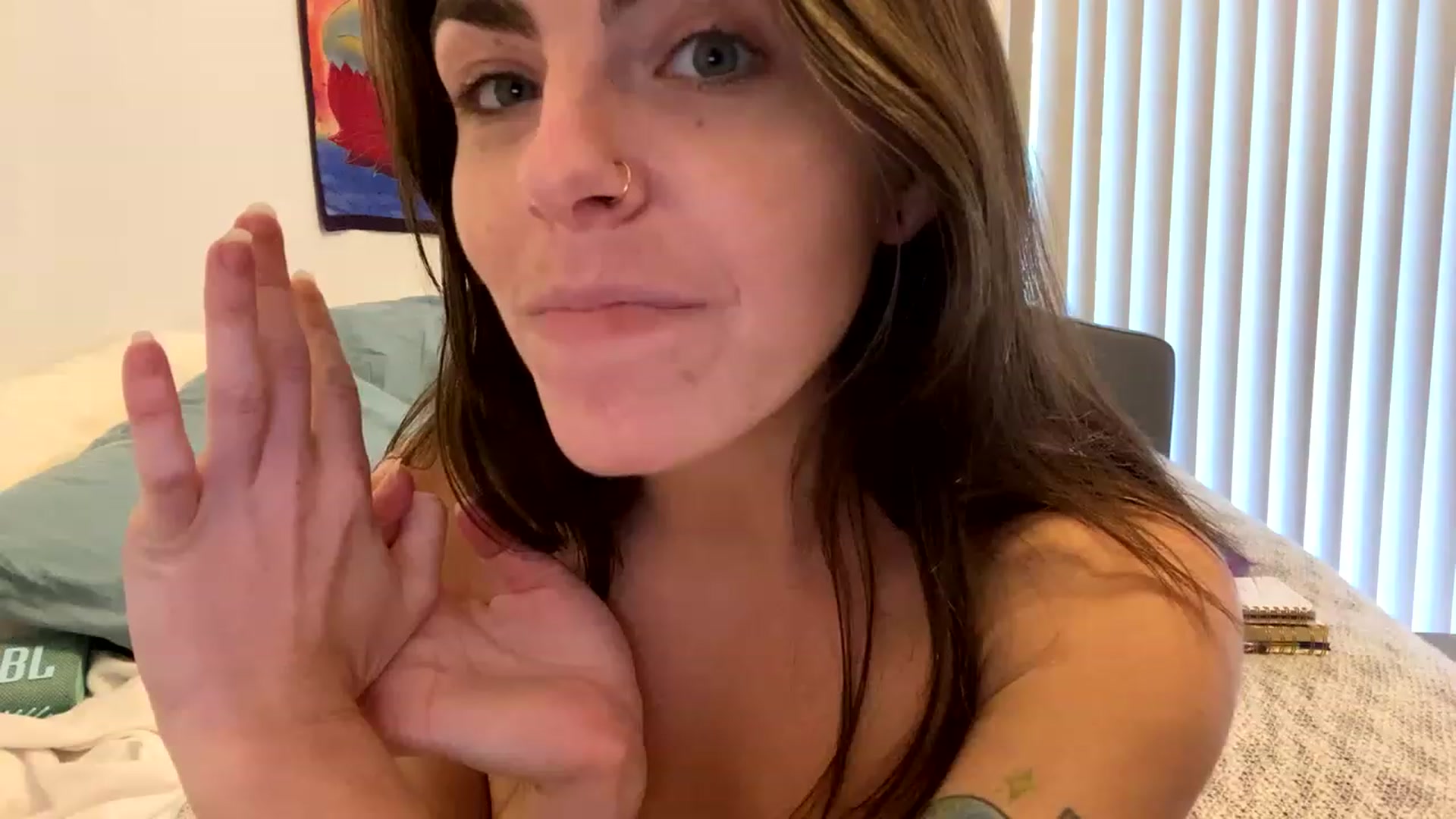 Gallery image thumbnail from TinyStarshine's myfreecams stream on, 11/21/2022, 19:18 image 16 of 20