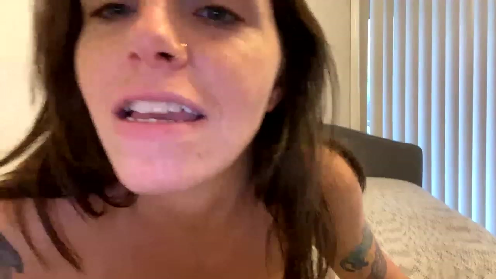 Gallery image thumbnail from TinyStarshine's myfreecams stream on, 11/21/2022, 19:18 image 10 of 20
