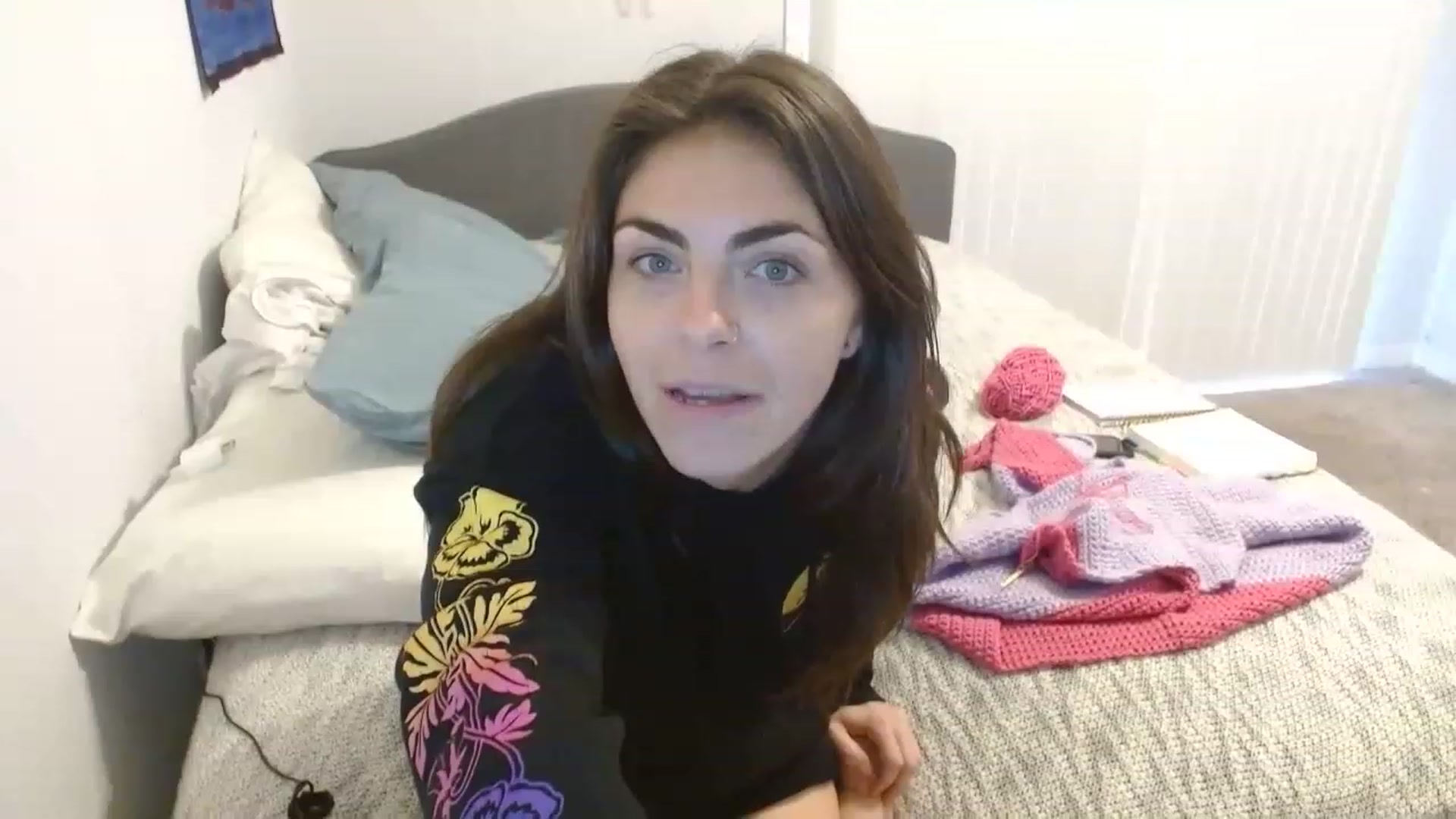 Gallery image thumbnail from TinyStarshine's myfreecams stream on, 11/21/2022, 20:35 image 2 of 20