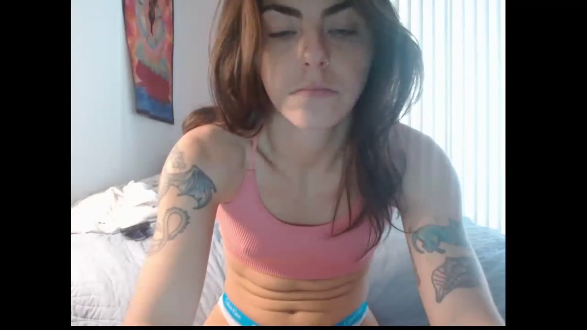 Gallery image thumbnail from TinyStarshine's myfreecams stream on, 12/01/2022, 18:53 image 8 of 20