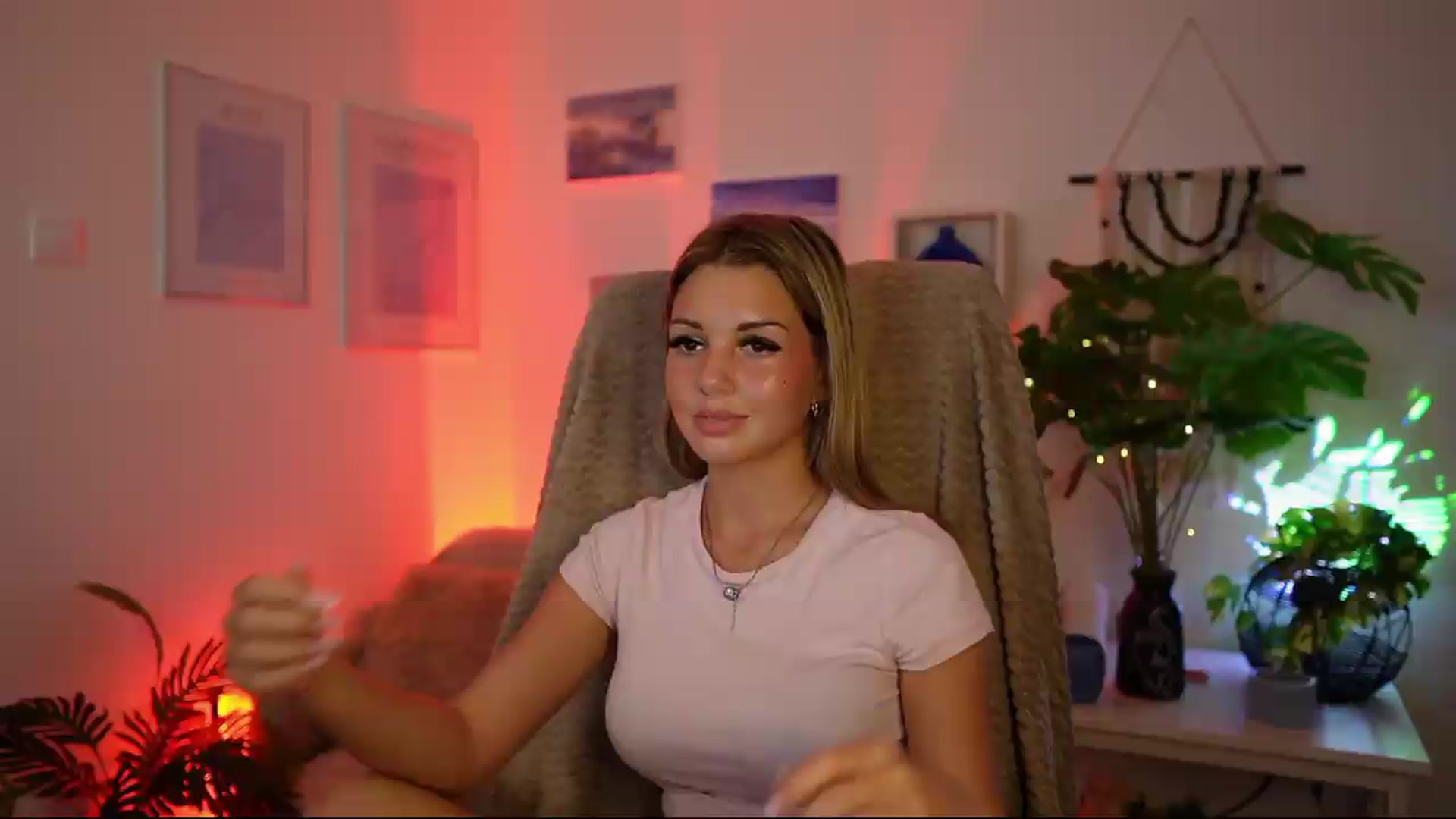 Gallery image thumbnail from Tiny_Tara18's myfreecams stream on, 09/19/2026, 16:07 image 20 of 20