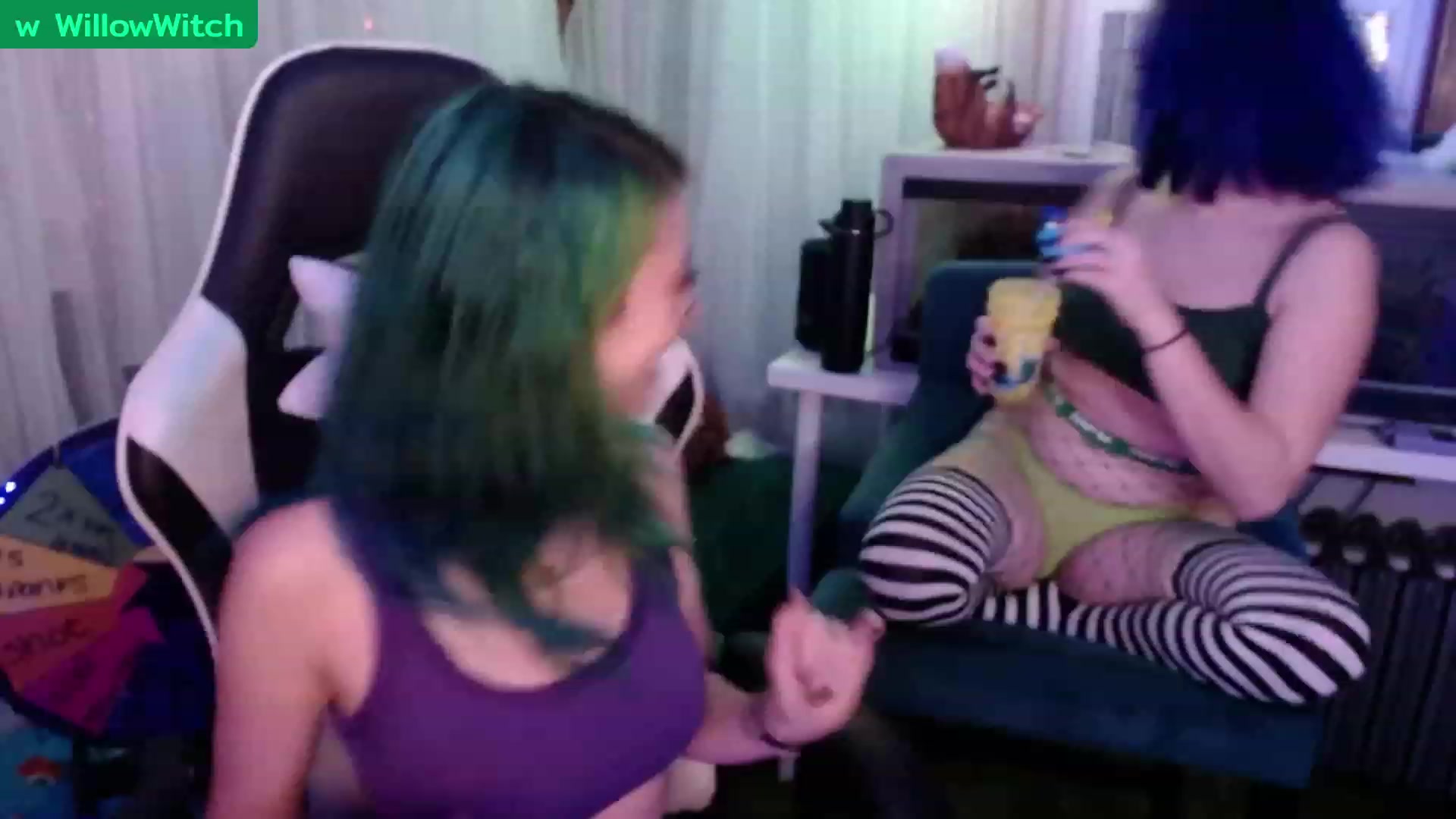 Gallery image thumbnail from Tinyfossil's myfreecams stream on, 12/09/2022, 05:18 image 1 of 20
