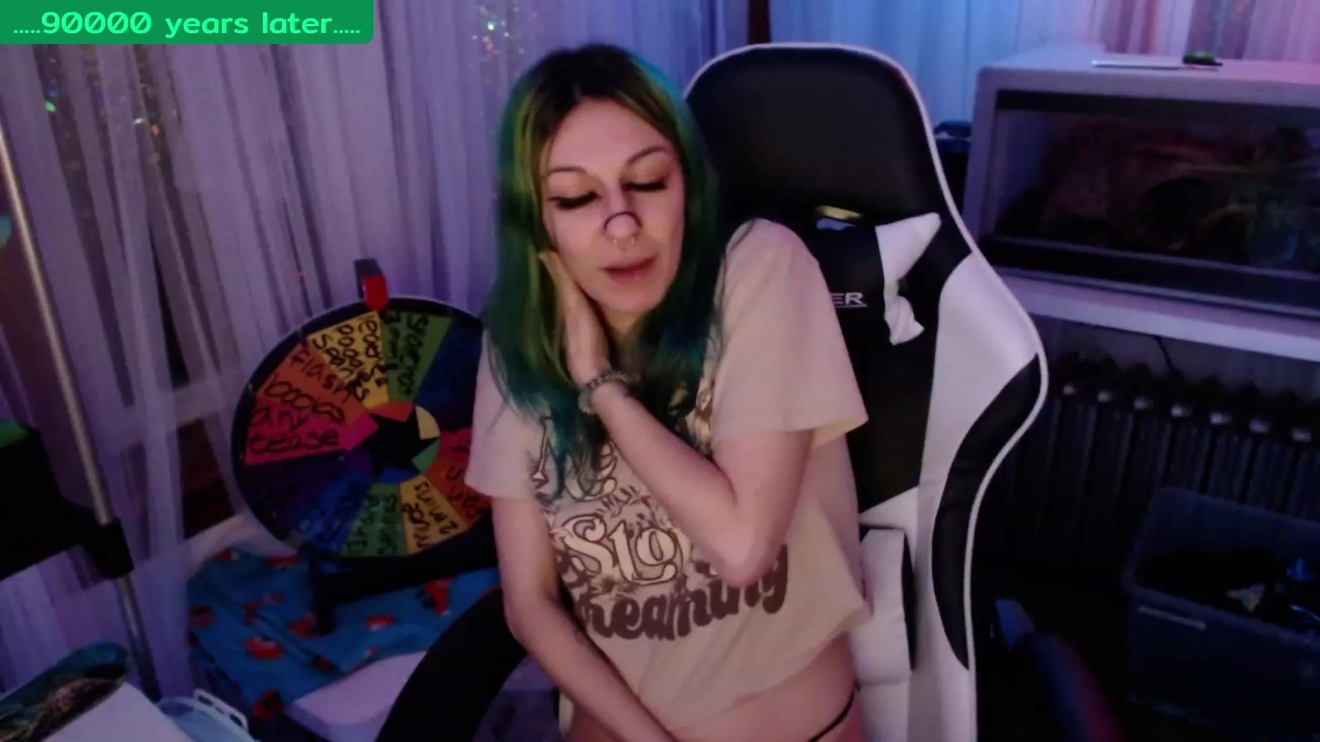 Gallery image thumbnail from Tinyfossil's myfreecams stream on, 02/06/2023, 05:46 image 9 of 20
